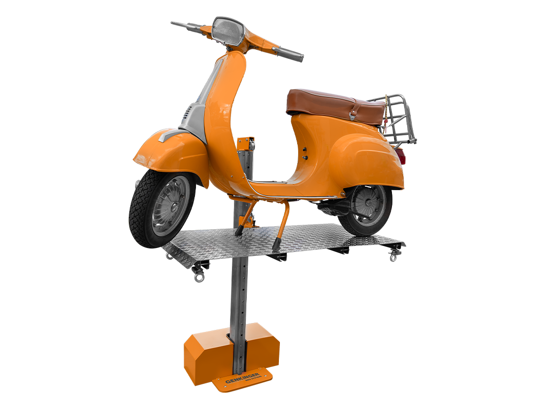 Roller auf der Plattform des Genkinger Bike Lifters